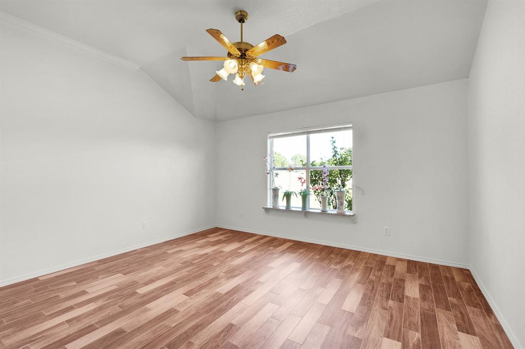 853 County Road 4390 Property Photo 17