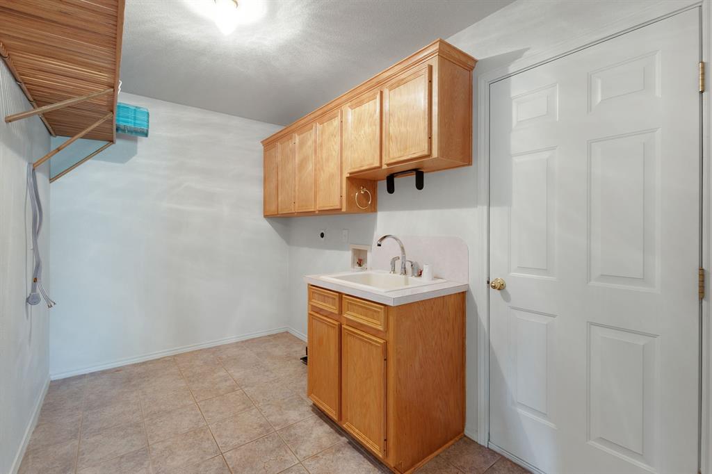 853 County Road 4390 Property Photo 30