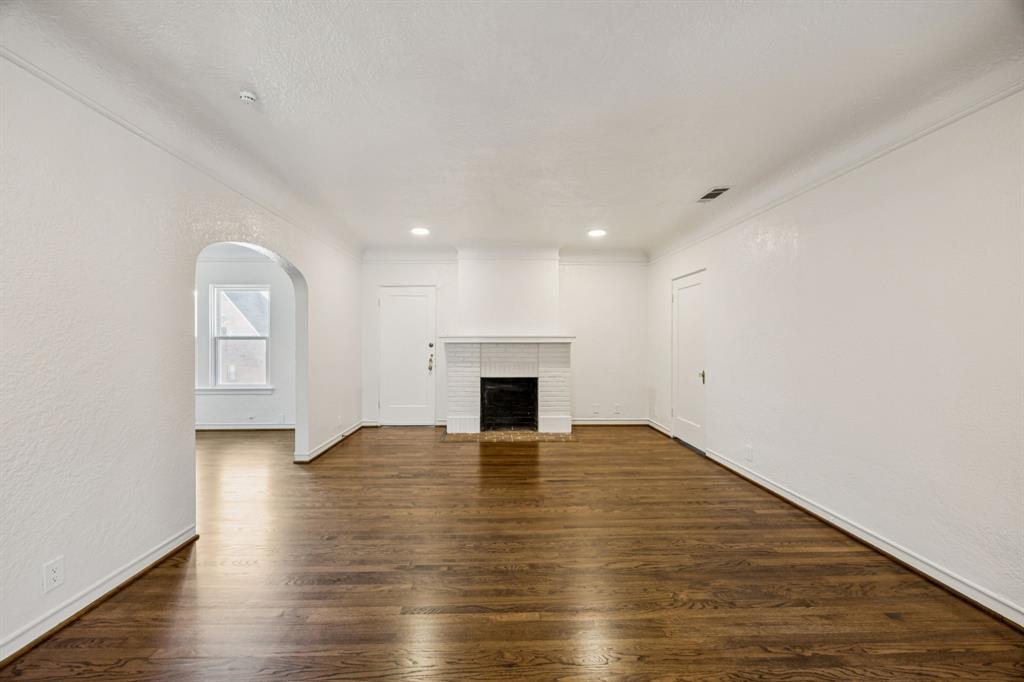 4147 Emerson Avenue Property Photo 2