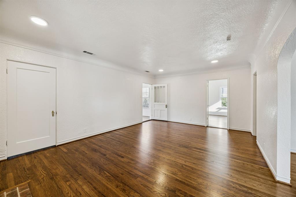 4147 Emerson Avenue Property Photo 3