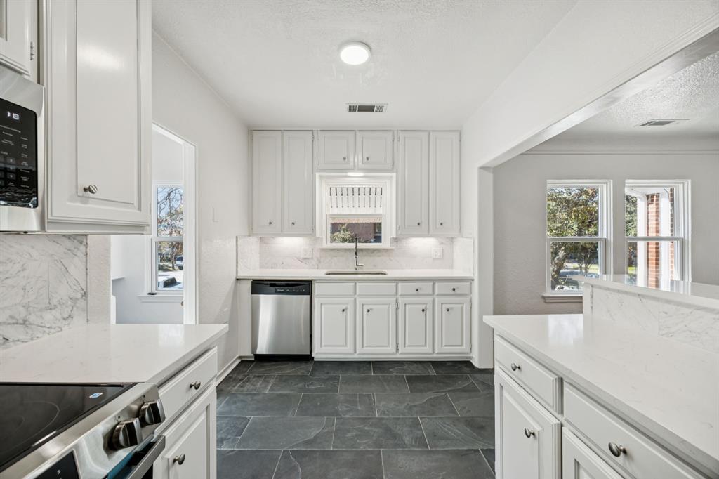 4147 Emerson Avenue Property Photo 6
