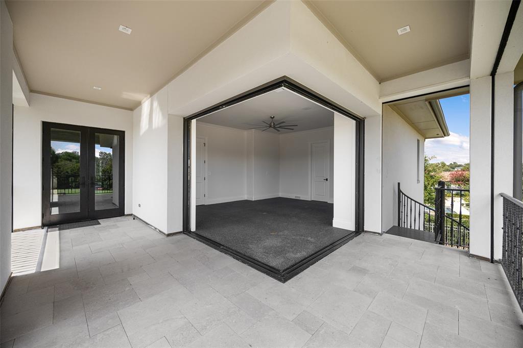 402 Lakeway Drive Property Photo 37