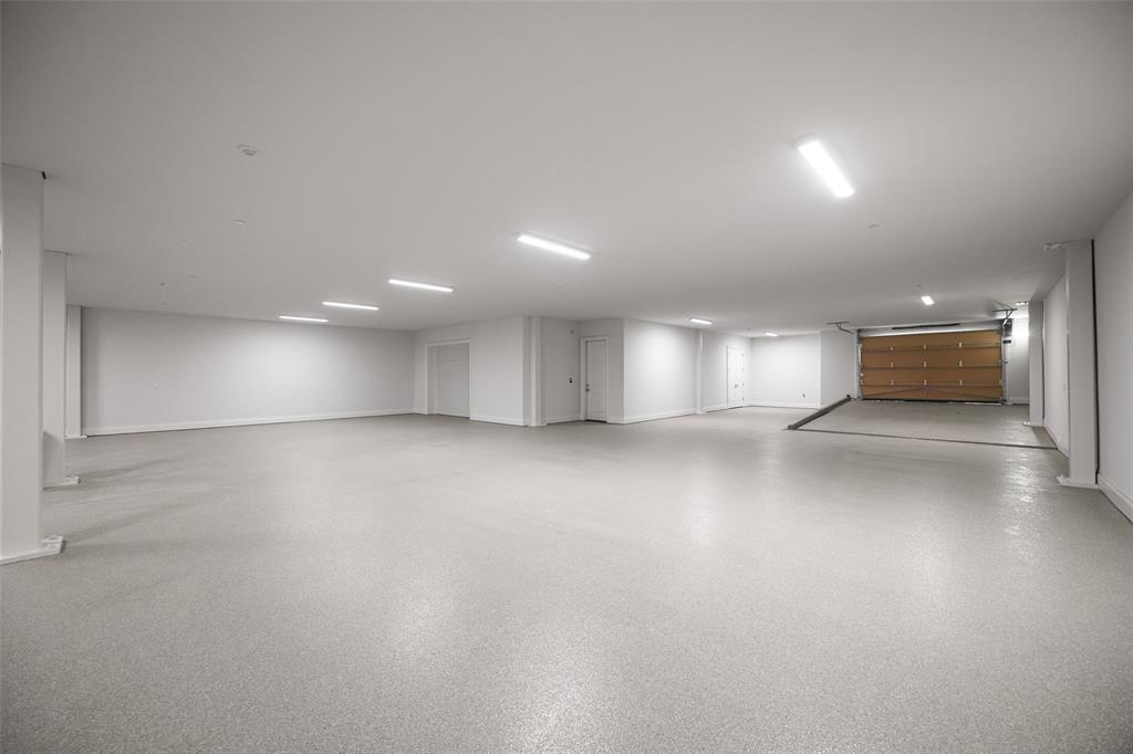 402 Lakeway Drive Property Photo 38