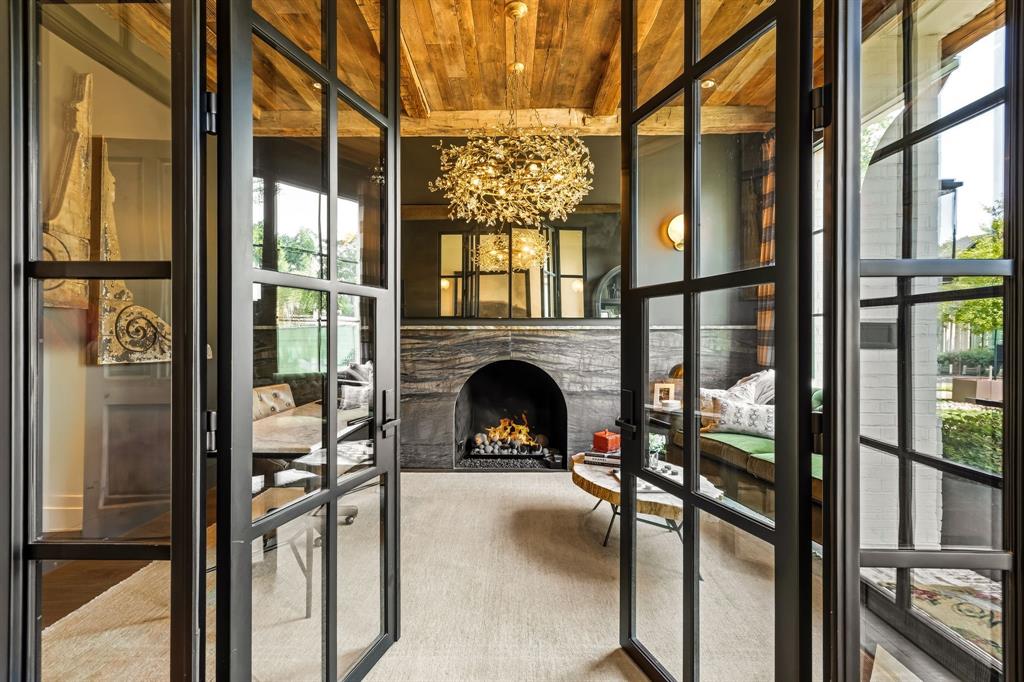 5107 Stanford Avenue Property Photo 5