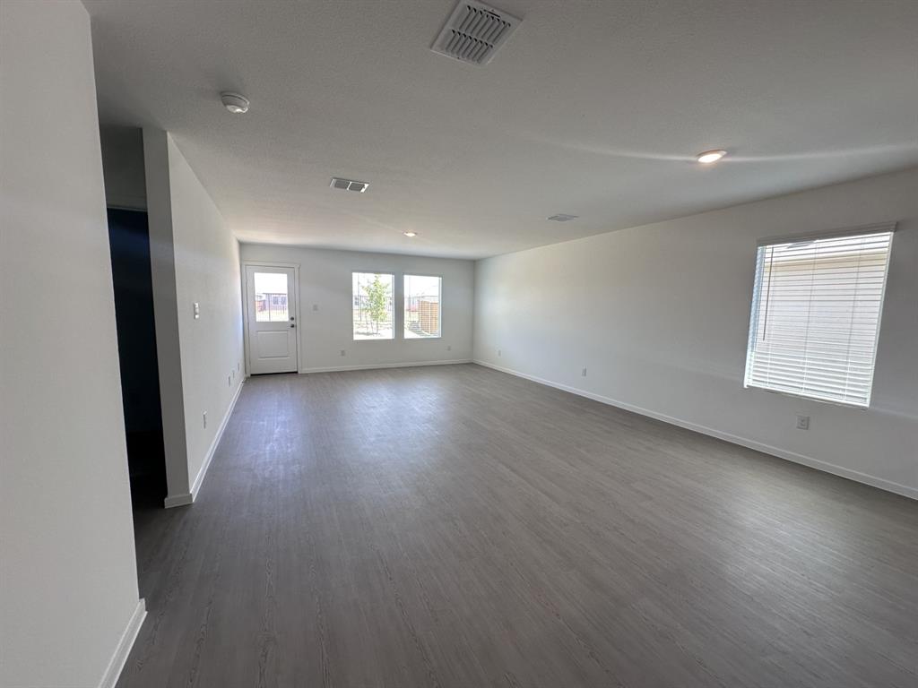 1936 Ventasso Boulevard Property Photo 4
