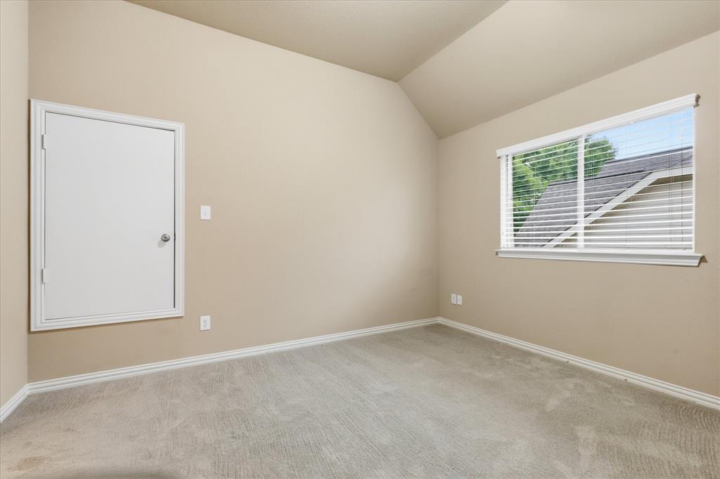 1019 Hot Springs Drive Property Photo 29