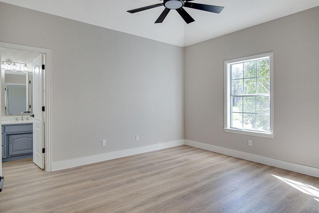 125 Devon Court Property Photo 16