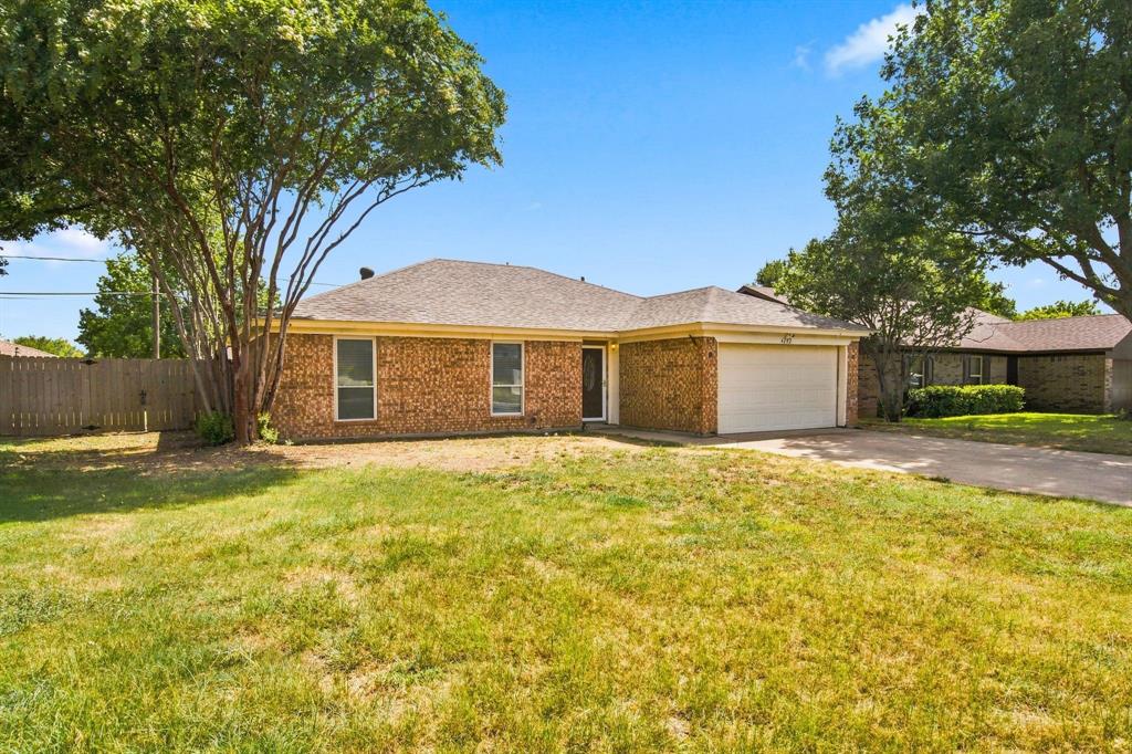 4202 Maple Springs Drive Property Photo 3