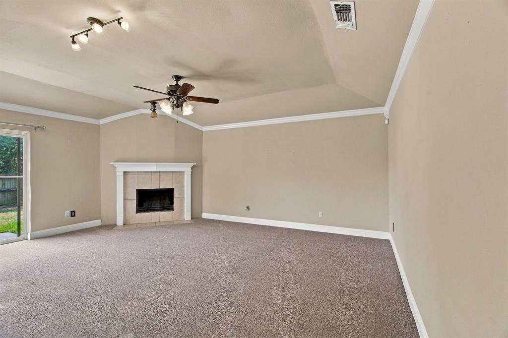 4202 Maple Springs Drive Property Photo 5