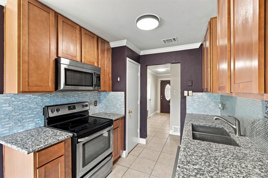 4202 Maple Springs Drive Property Photo 11