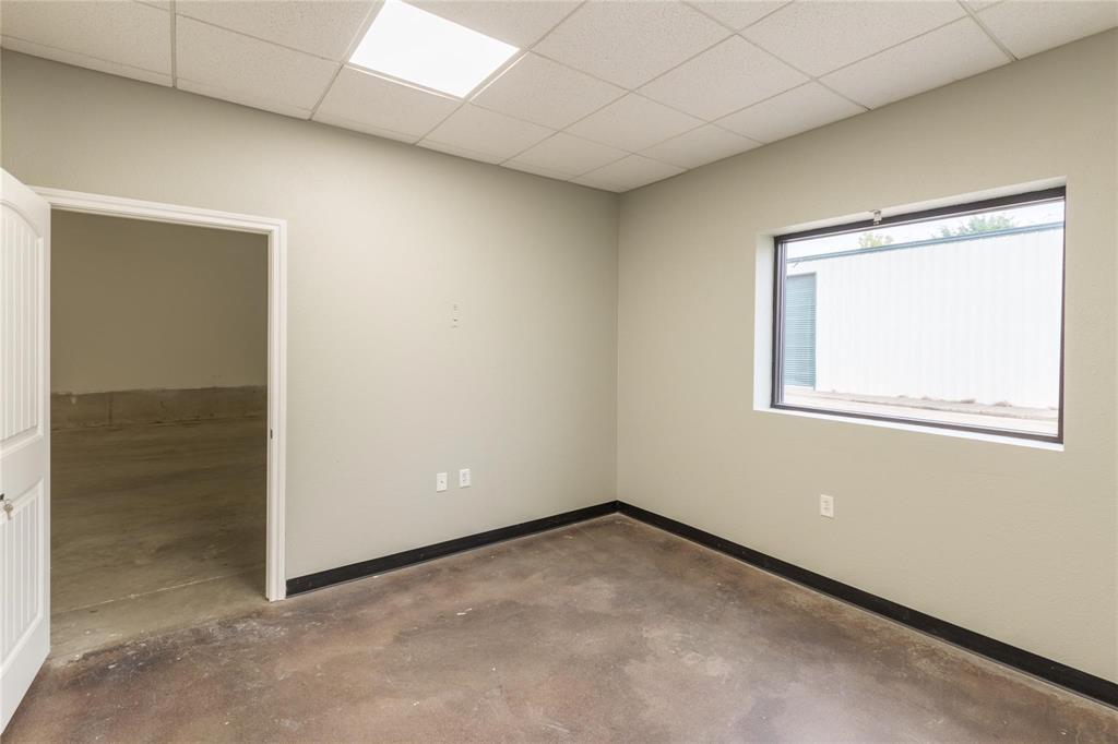 1812 N Main B Property Photo 3