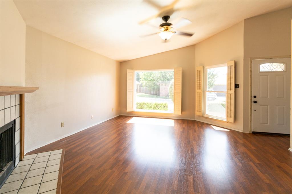 2910 Galemeadow Drive Property Photo 4