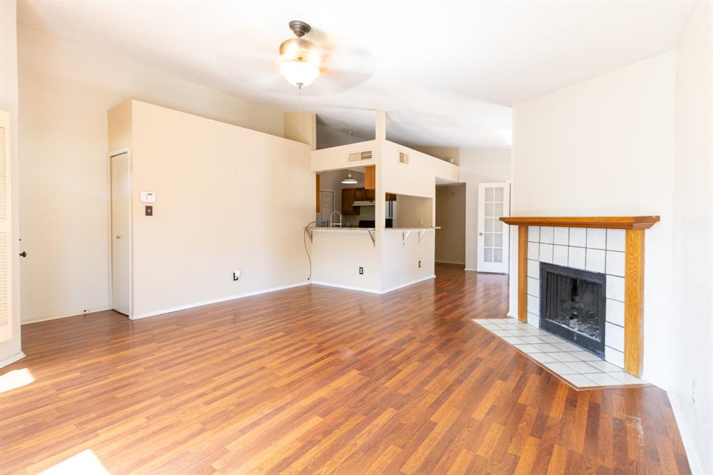 2910 Galemeadow Drive Property Photo 5