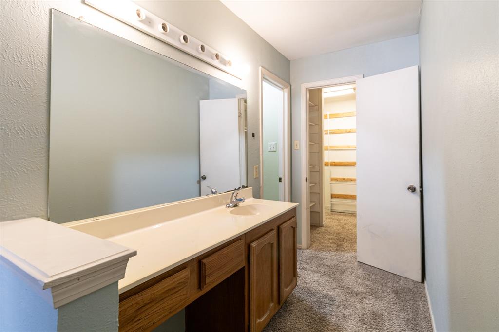 2910 Galemeadow Drive Property Photo 15