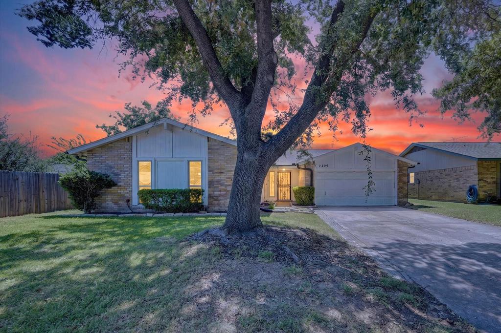 7209 Cleburne Road Property Photo 1