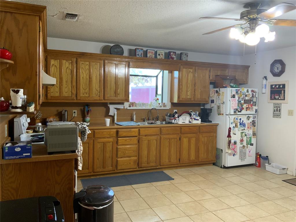 600 County Road 107 Property Photo 6