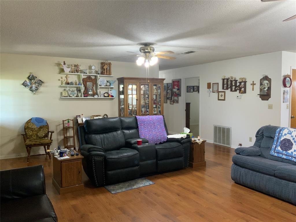 600 County Road 107 Property Photo 9