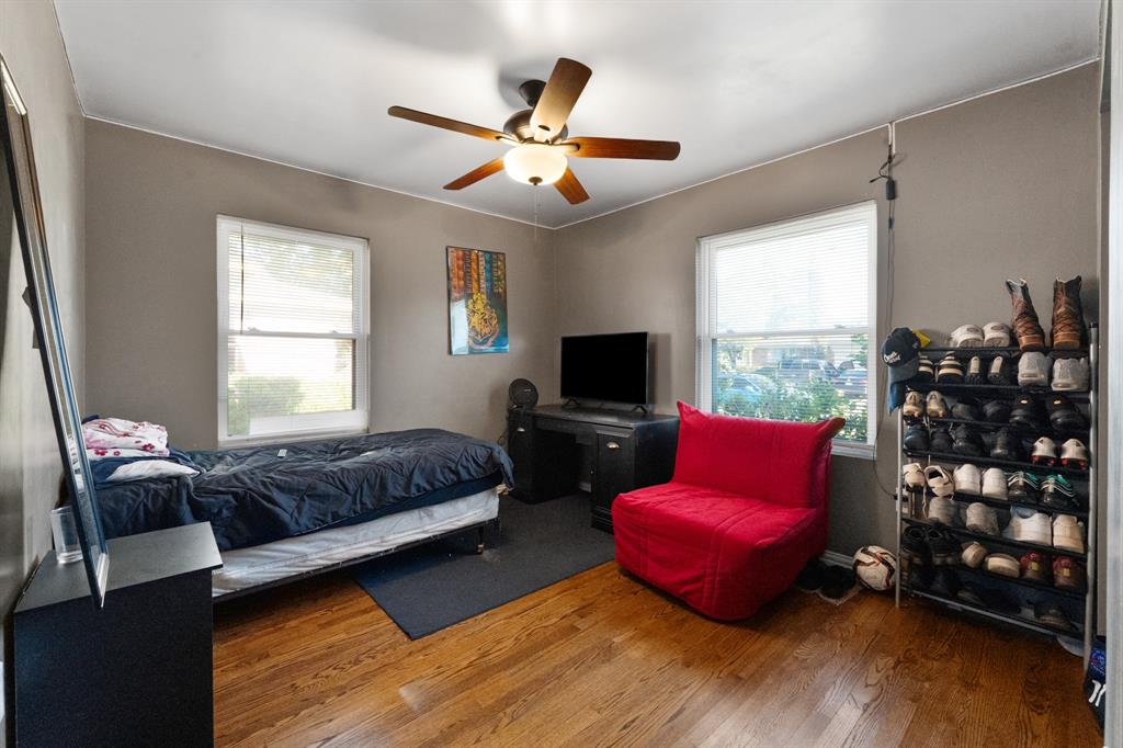 2439 Inadale Avenue Property Photo 13