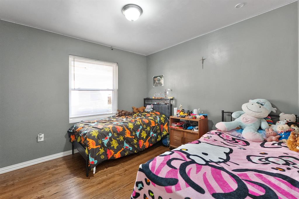 2439 Inadale Avenue Property Photo 14