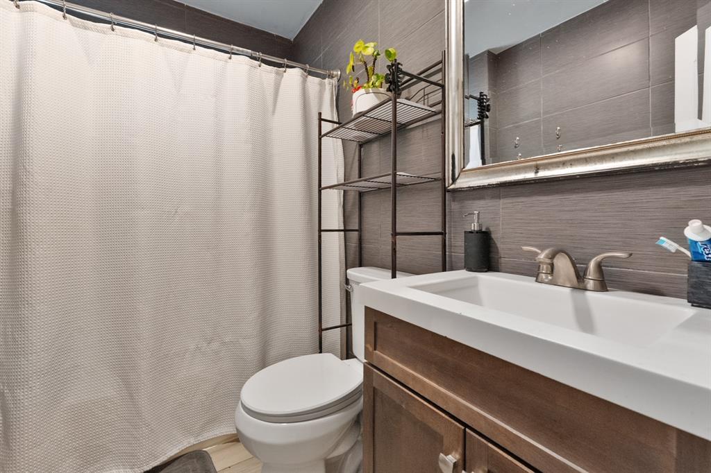 2439 Inadale Avenue Property Photo 18
