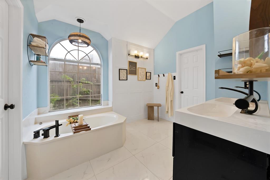 4535 Westchester Glen Drive Property Photo 17