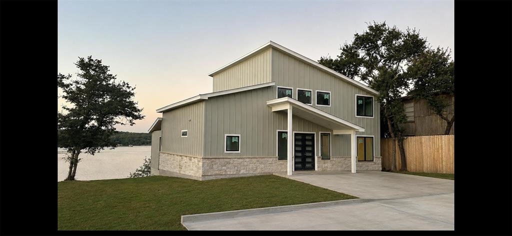 8222 County Road 607 Property Photo 2