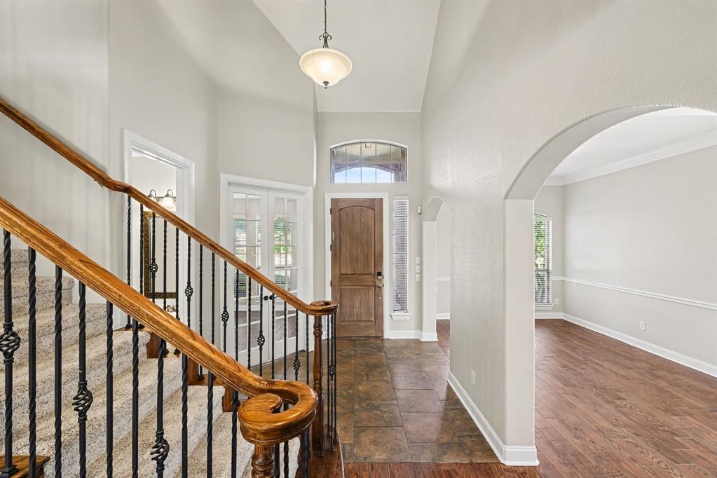 221 Chapel Hill Drive Property Photo 6