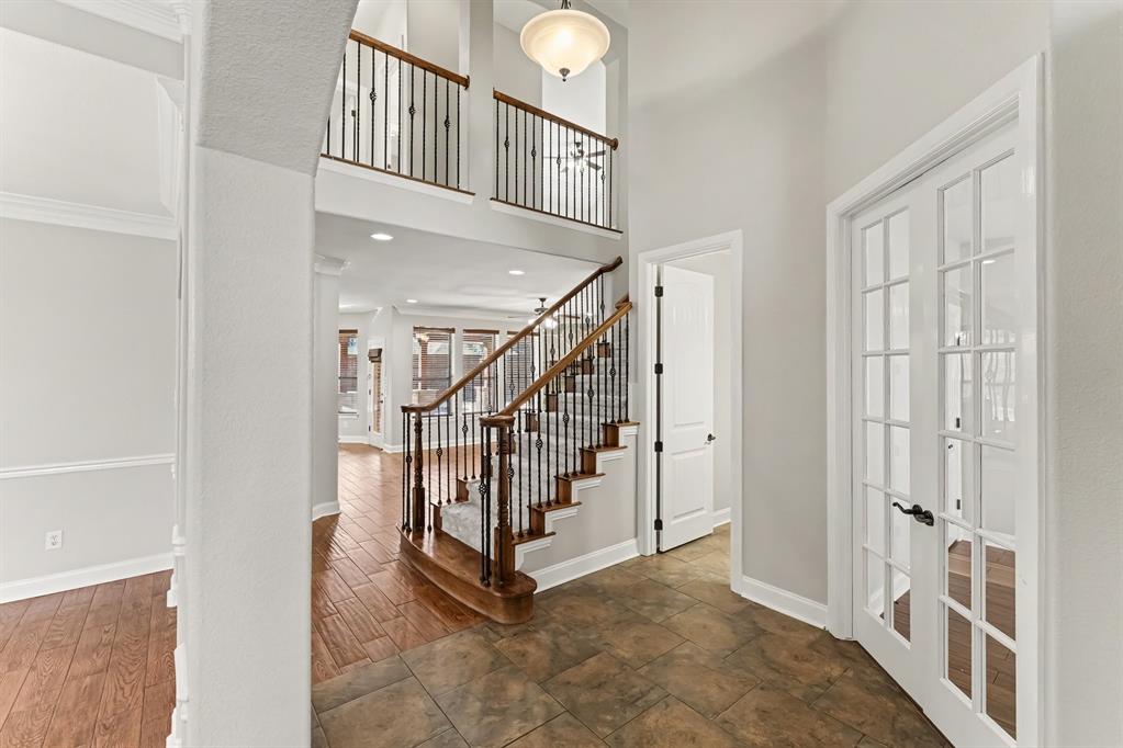 221 Chapel Hill Drive Property Photo 7