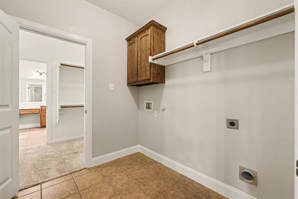 221 Chapel Hill Drive Property Photo 21