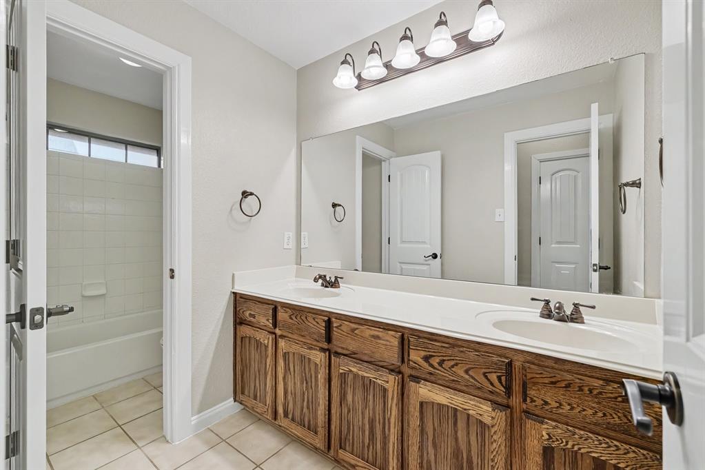 221 Chapel Hill Drive Property Photo 27
