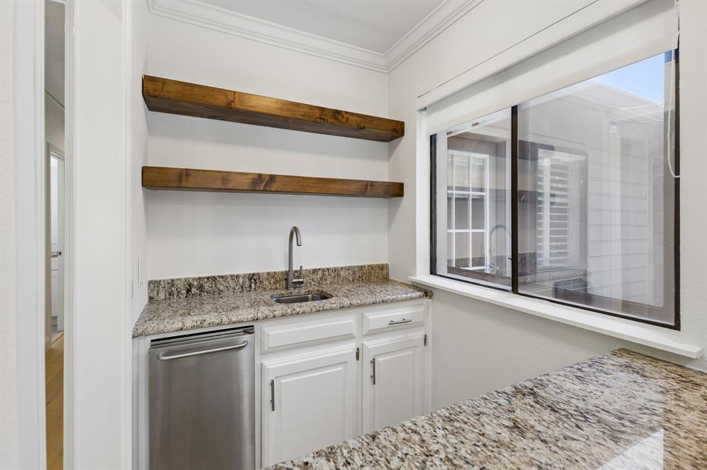 7118 Canongate Drive Property Photo 12