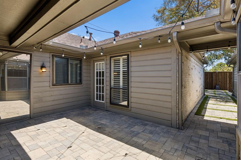 7118 Canongate Drive Property Photo 32