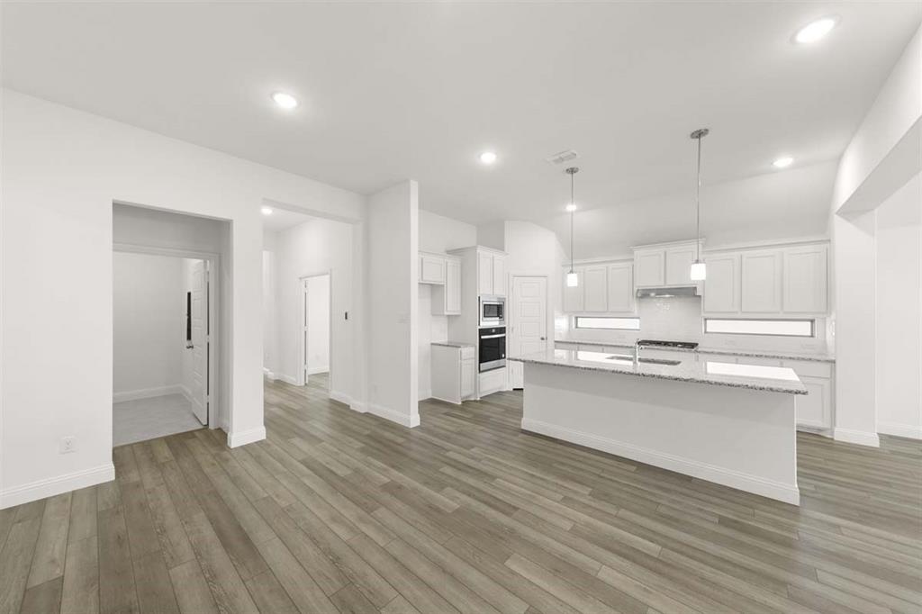 717 Clifton Drive Property Photo 3