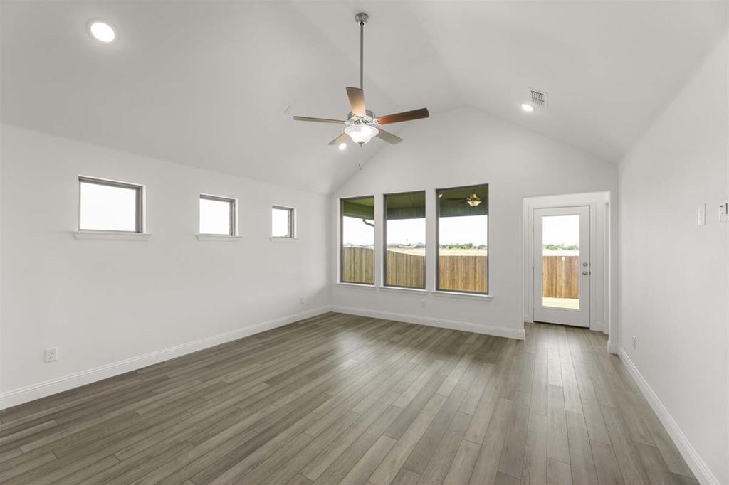 717 Clifton Drive Property Photo 7