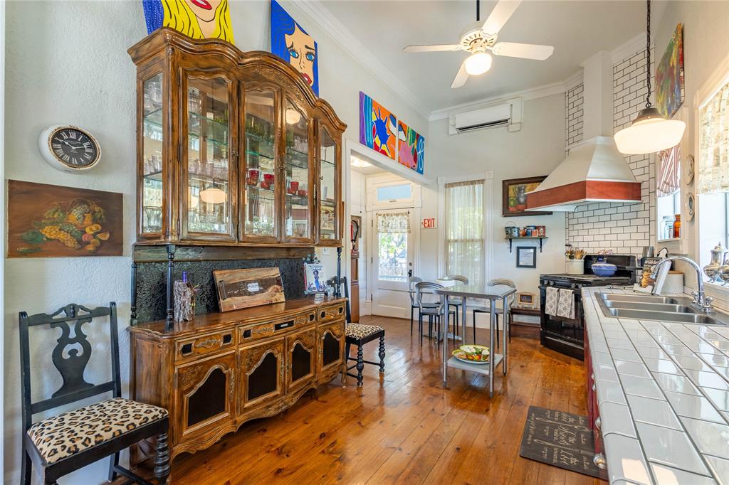 1092 W Tarleton Street Property Photo 23