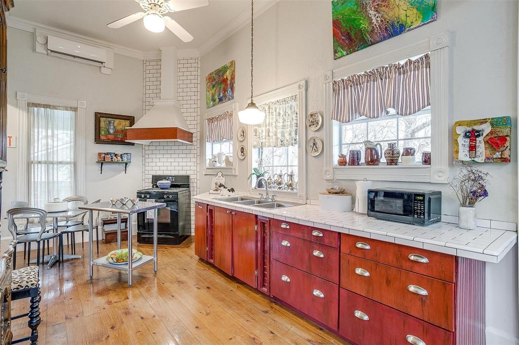 1092 W Tarleton Street Property Photo 24