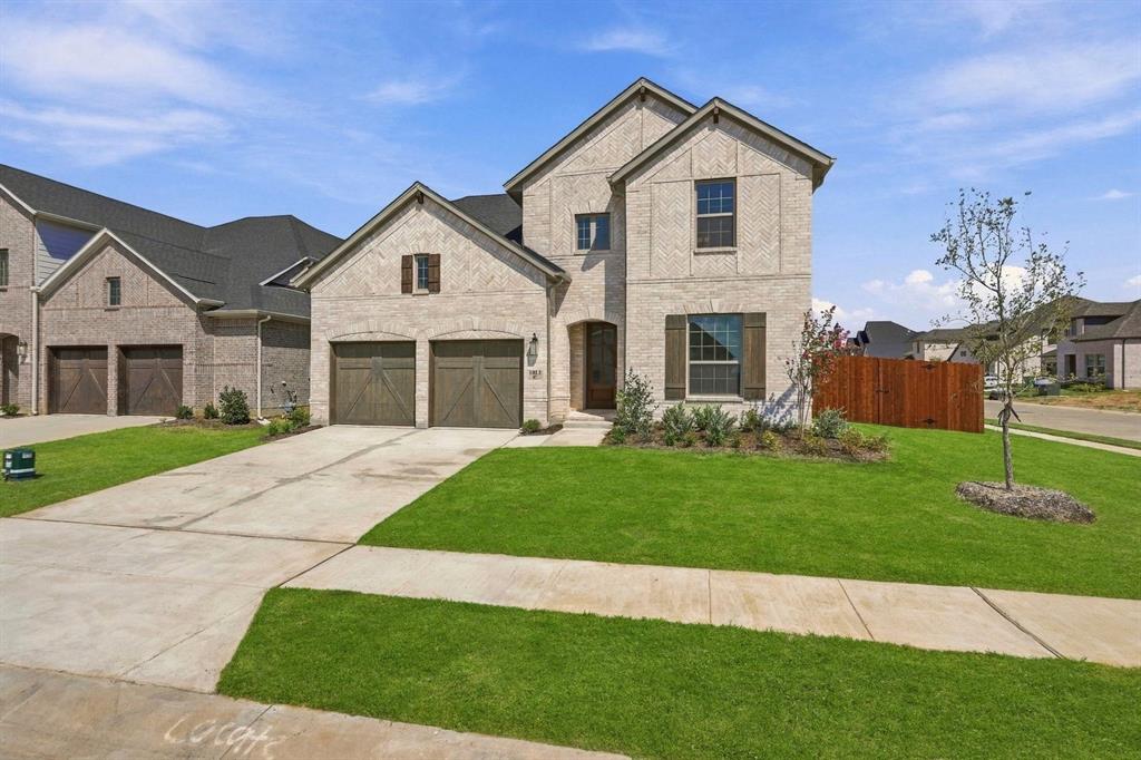 1013 Malachite Way Property Photo 3