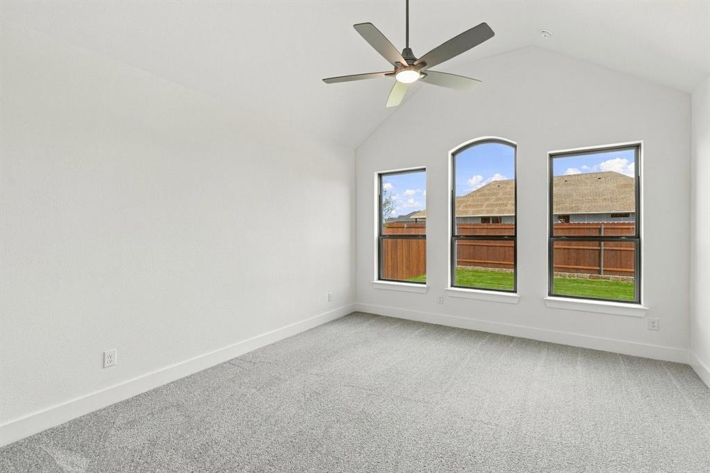 1013 Malachite Way Property Photo 20