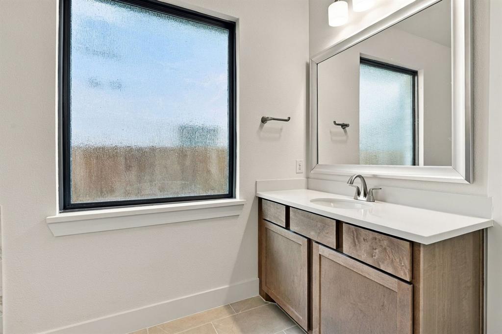 1013 Malachite Way Property Photo 24