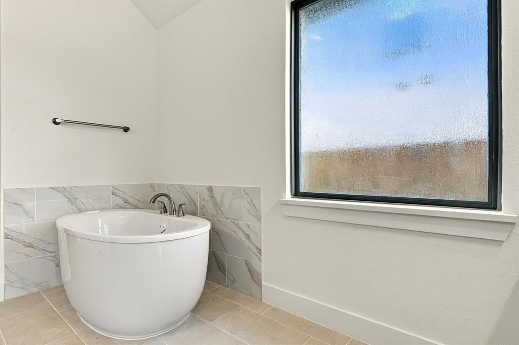 1013 Malachite Way Property Photo 25