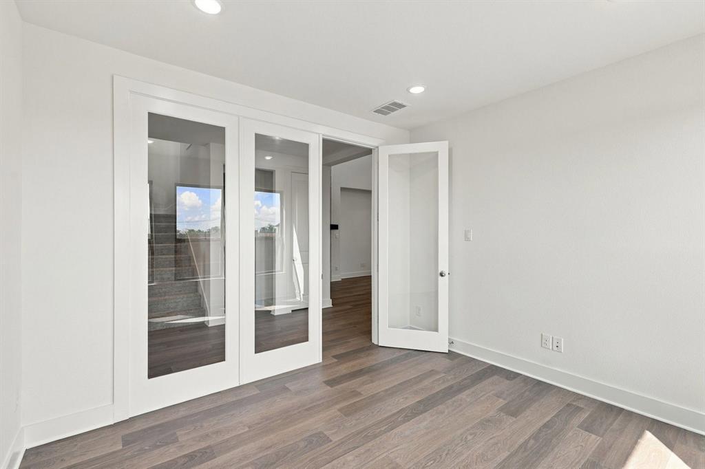1013 Malachite Way Property Photo 33