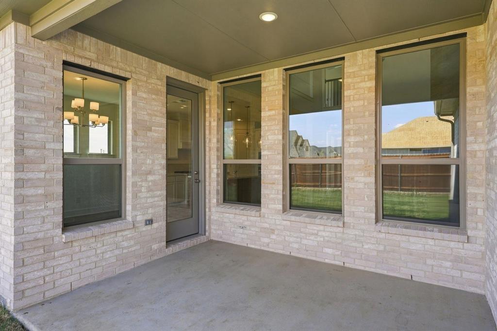 1013 Malachite Way Property Photo 36