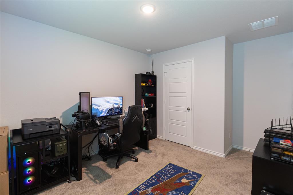 1137 Takeoff Avenue Property Photo 12