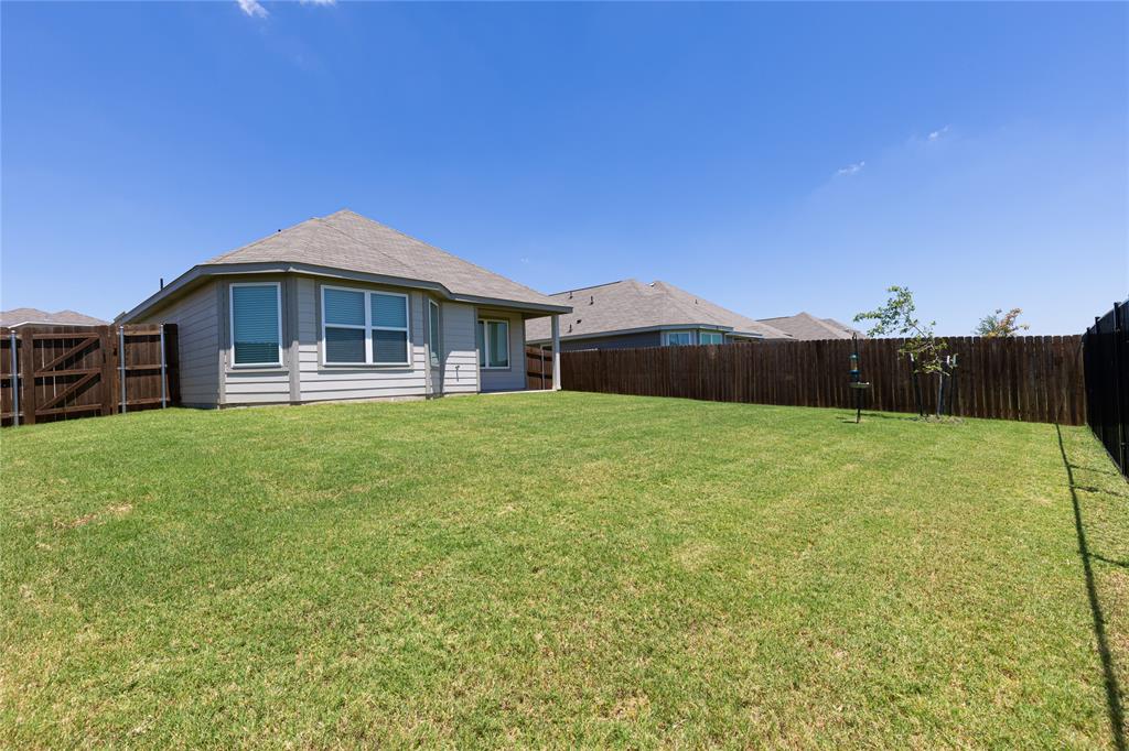 1137 Takeoff Avenue Property Photo 15