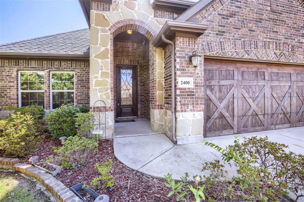 2400 Sabine Circle Property Photo 2