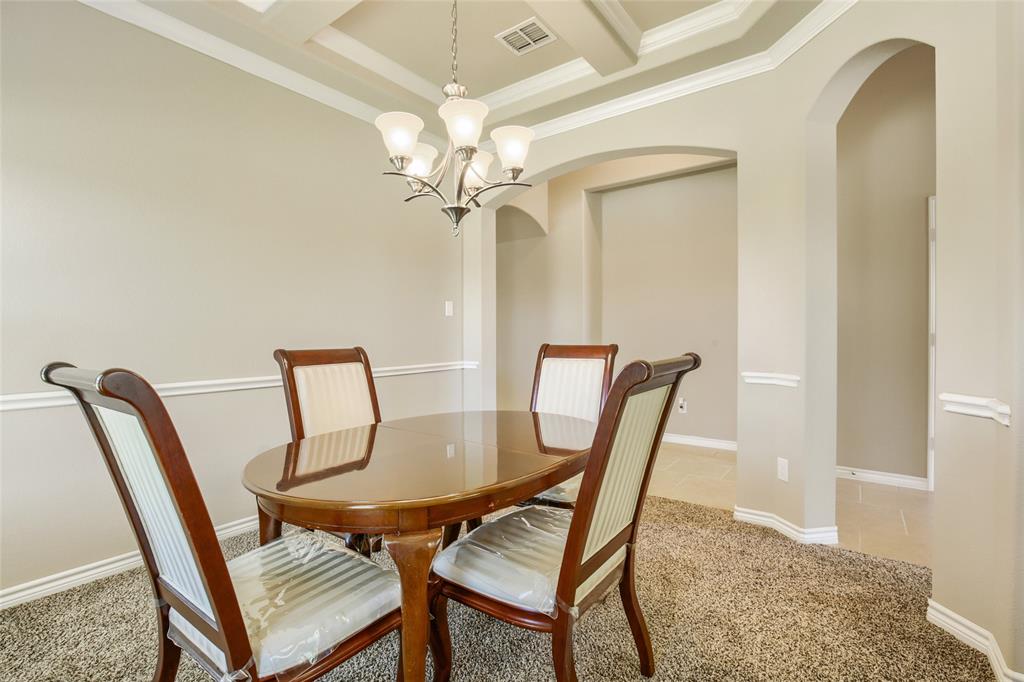 2400 Sabine Circle Property Photo 6