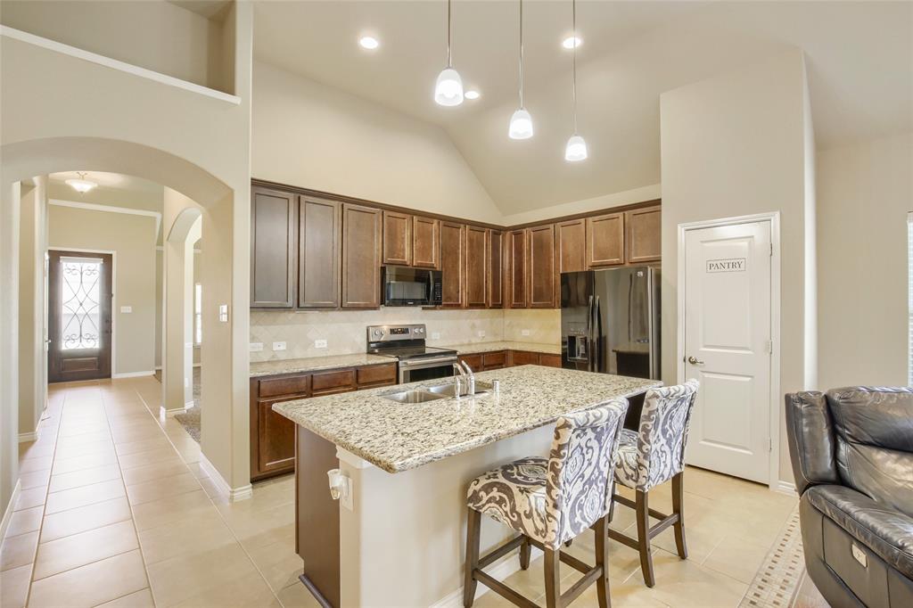 2400 Sabine Circle Property Photo 10