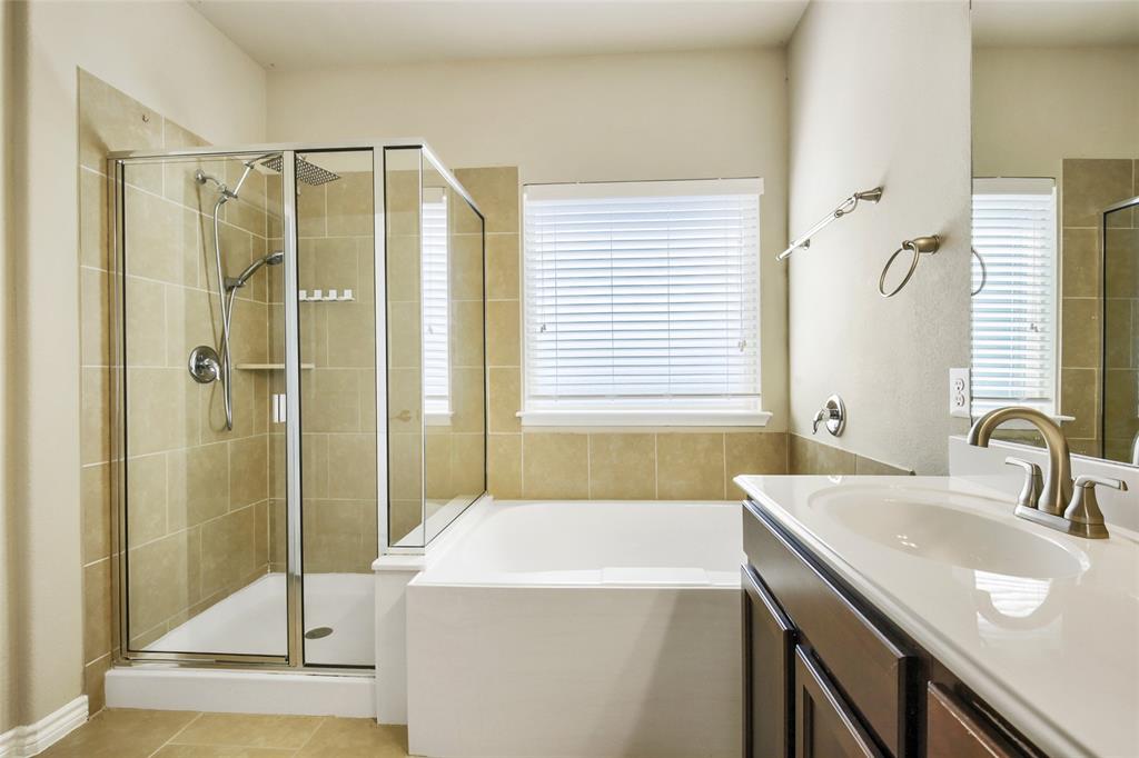 2400 Sabine Circle Property Photo 18