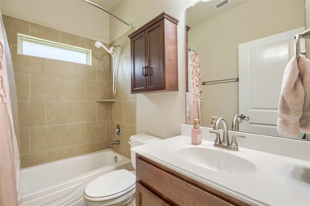 2400 Sabine Circle Property Photo 22
