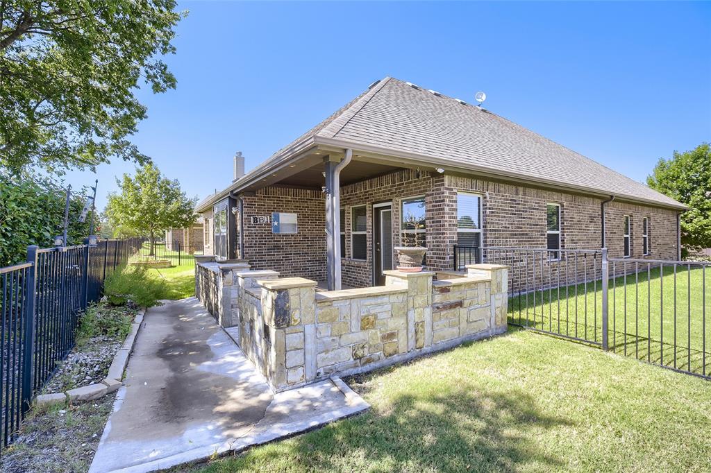 2400 Sabine Circle Property Photo 24